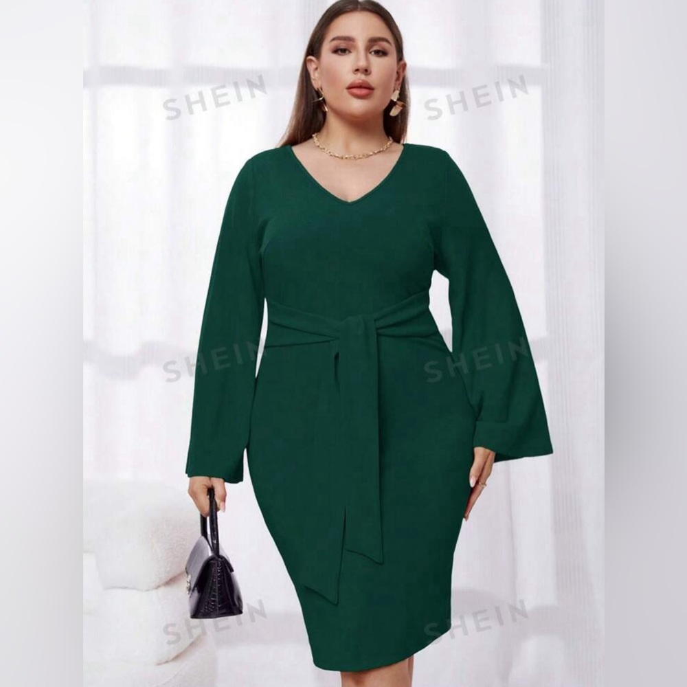 SHEIN Privé Plus Trumpet Sleeve Knot Front Bodycon Dress 4X